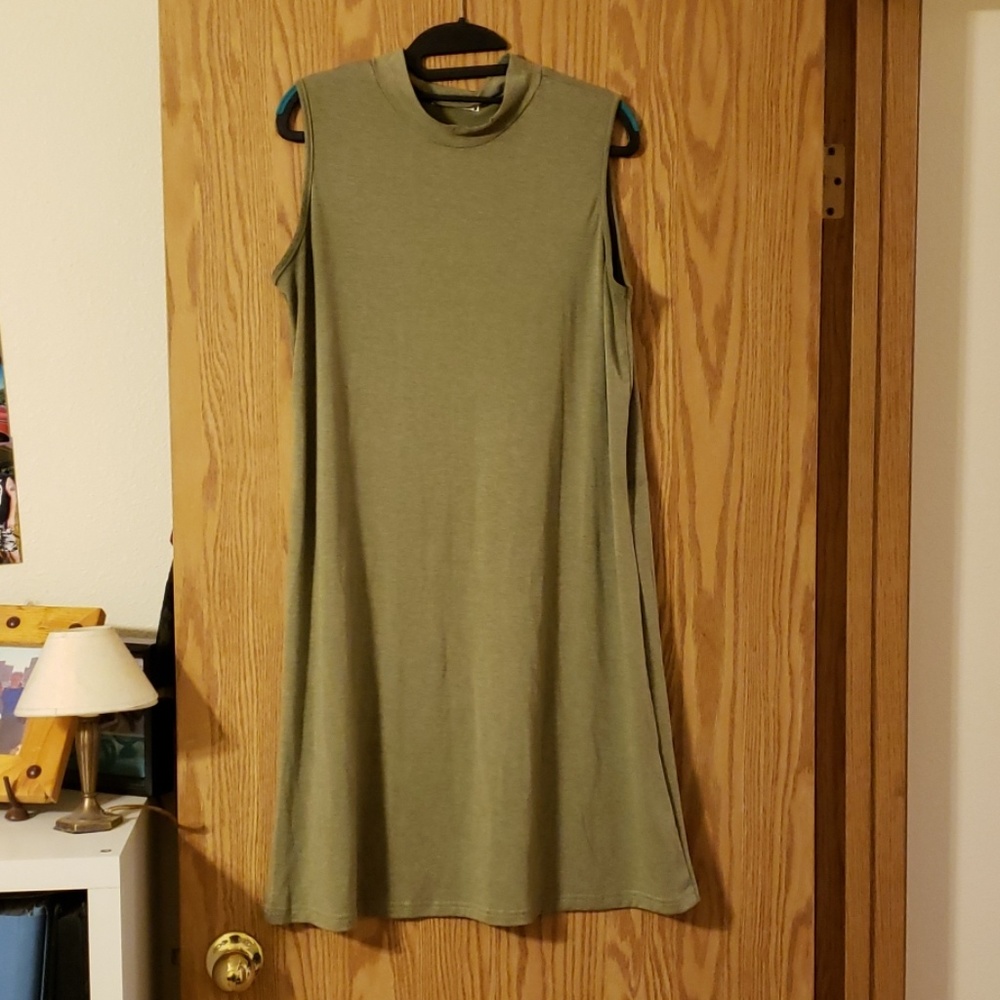 Sleeveless green dress